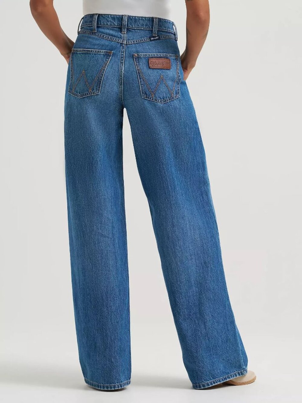 WRANGLER | Women's Retro Bailey High Rise Wide Leg Jeans in the Yvette wash. - Picture 2 of 14